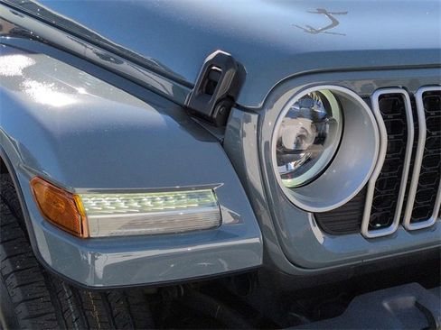 Used 2024 Jeep Wrangler Unlimited Sahara image 8