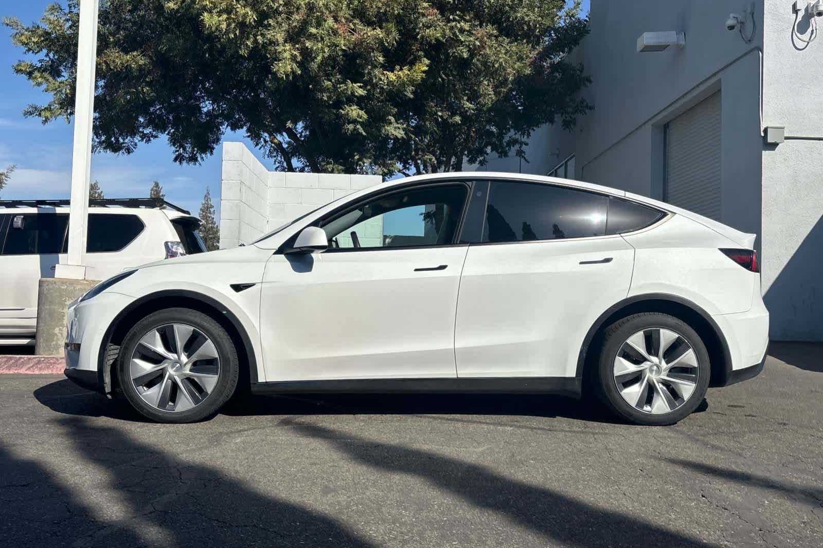 Used 2021 Tesla Model Y Long Range AWD/4WD image 5