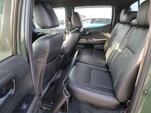 Used 2022 Toyota Tacoma TRD Off-Road image 8