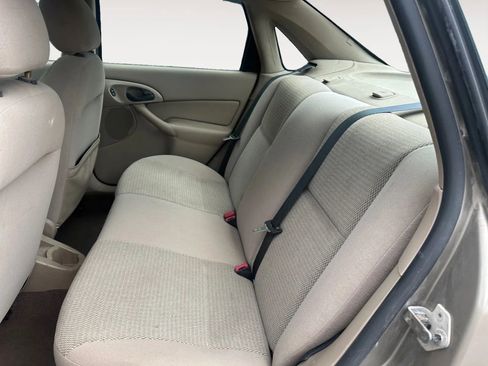 Used 2004 Ford Focus SE FWD image 14