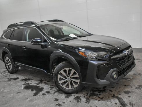 Certified 2025 Subaru Outback Premium image 1