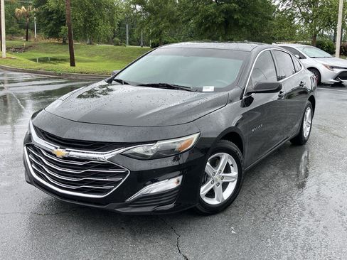 Used 2022 Chevrolet Malibu LS FWD image 1
