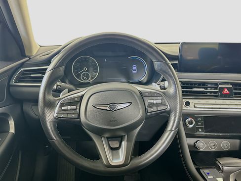 Used 2025 Genesis G70 2.5T AWD/4WD image 18