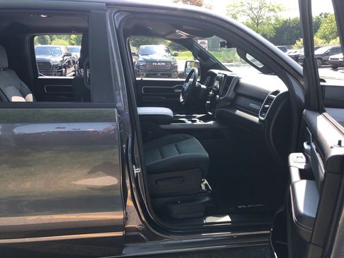 Used 2023 RAM 1500 Big Horn AWD/4WD image 28