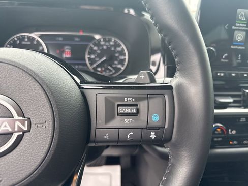 Used 2025 Nissan Pathfinder SL image 15