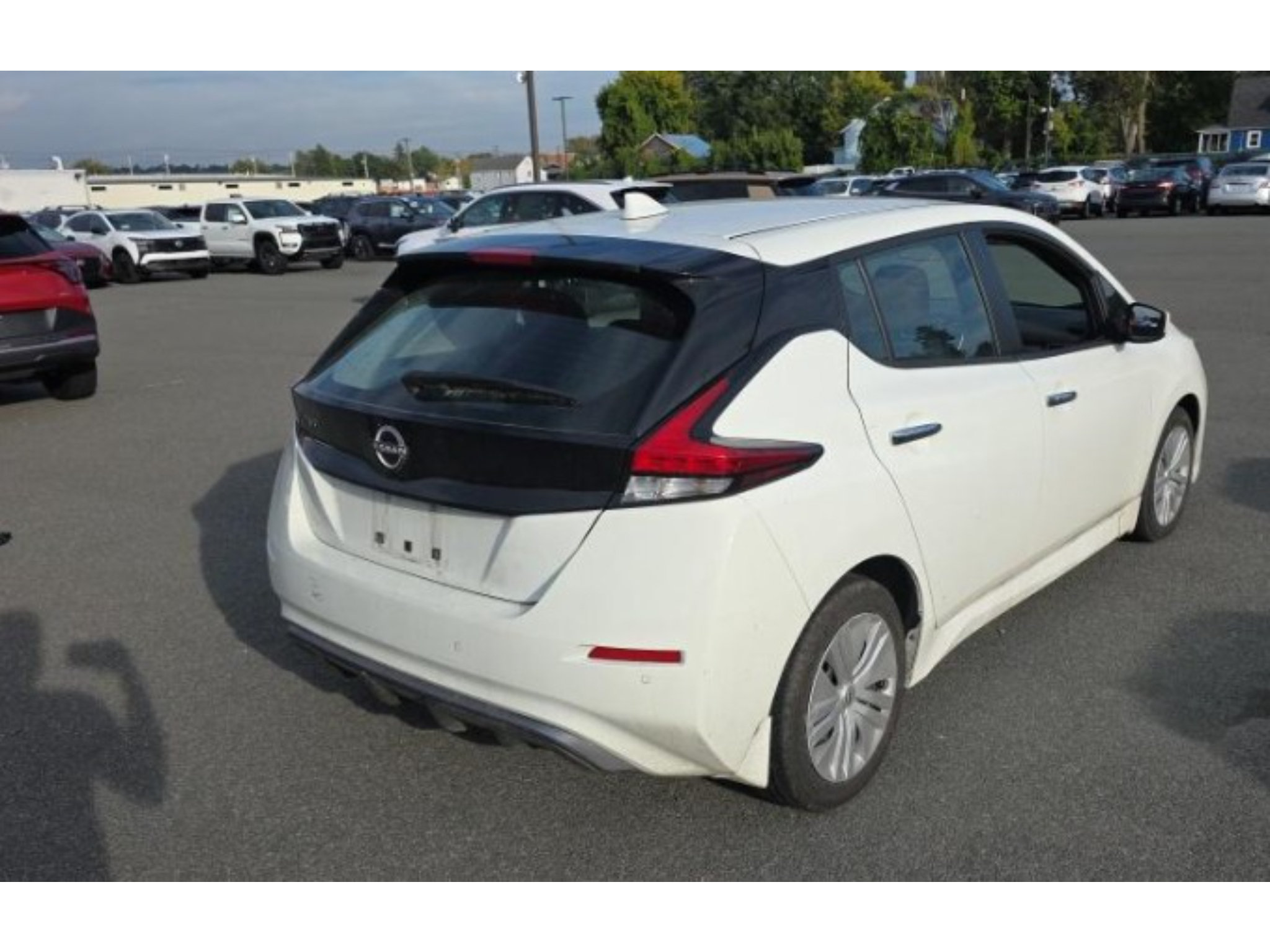 Used 2023 Nissan Leaf S FWD image 3