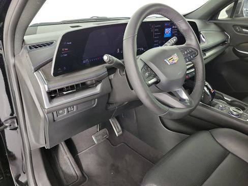 Certified 2024 Cadillac XT4 Sport FWD image 17
