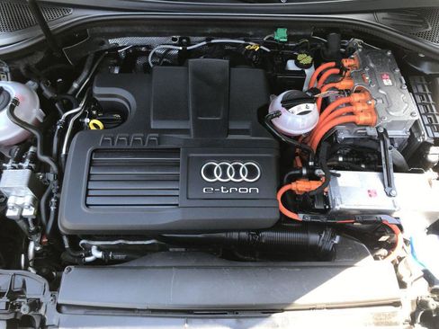 Used 2017 Audi A3 e-tron Premium image 11