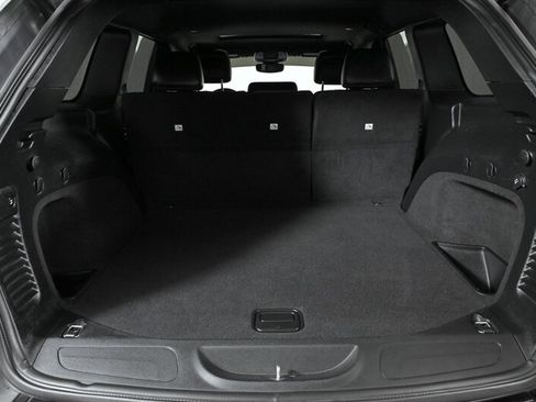 Used 2020 Jeep Grand Cherokee Altitude RWD image 13