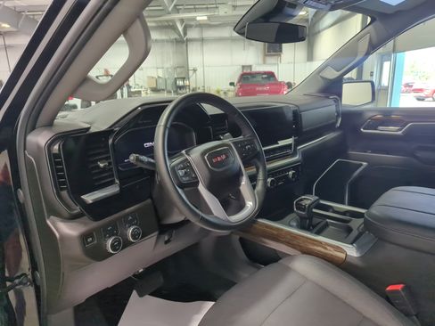Used 2025 GMC Sierra 1500 Elevation image 13