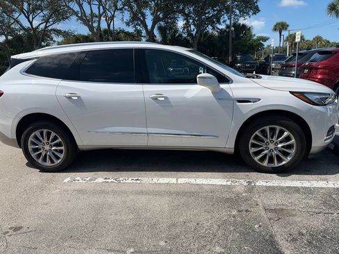 Used 2020 Buick Enclave Premium w/ Sun and Sites Package AWD/4WD image 5