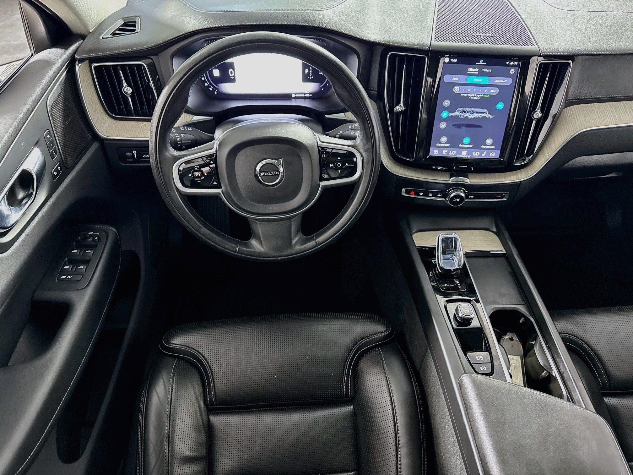 Used 2022 Volvo XC60 T8 Inscription w/ Advanced Package AWD/4WD image 25