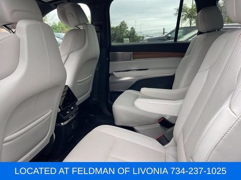 Used 2026 Cadillac Vistiq Sport w/ LPO, Floor Liner Package AWD/4WD image 9