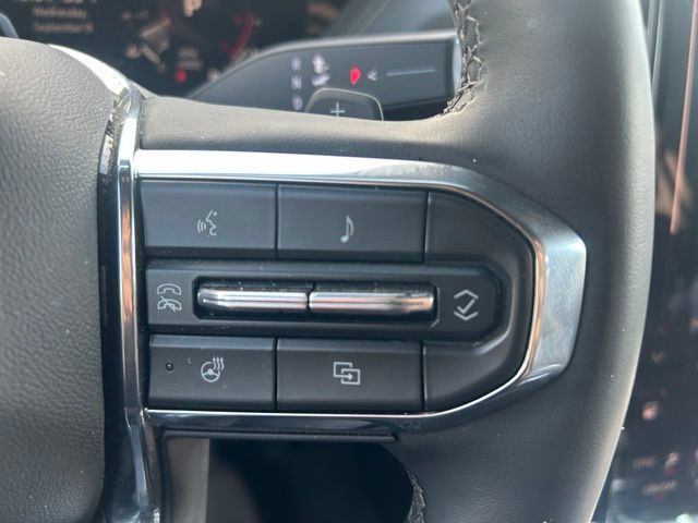 Used 2025 GMC Yukon Elevation AWD/4WD image 31