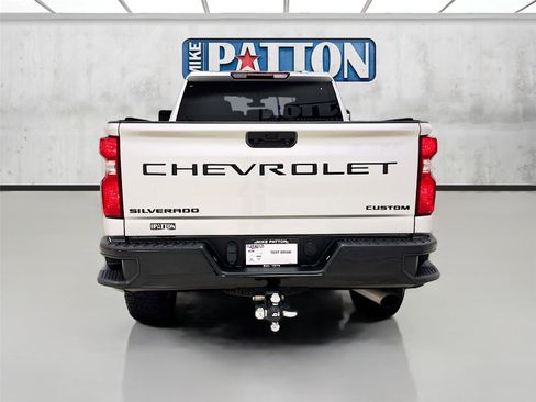 Used 2023 Chevrolet Silverado 2500 Custom w/ Custom Convenience Package image 6