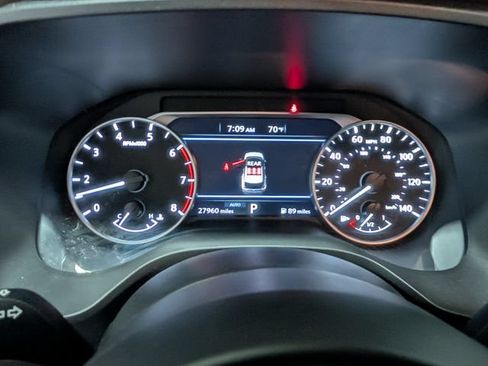 Used 2023 Nissan Rogue S AWD/4WD image 14