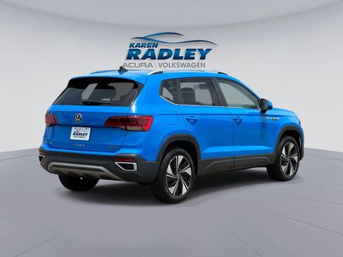 Certified 2024 Volkswagen Taos SE AWD/4WD image 2