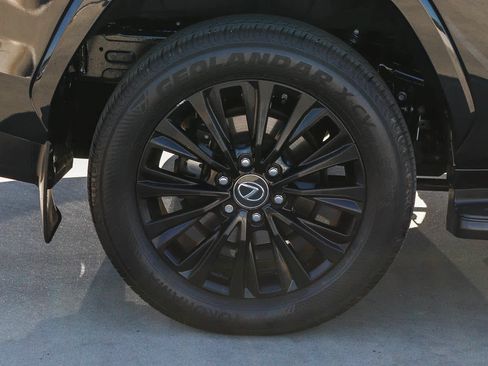 Used 2023 Lexus LX 600 4WD w/ Appearance Package image 10