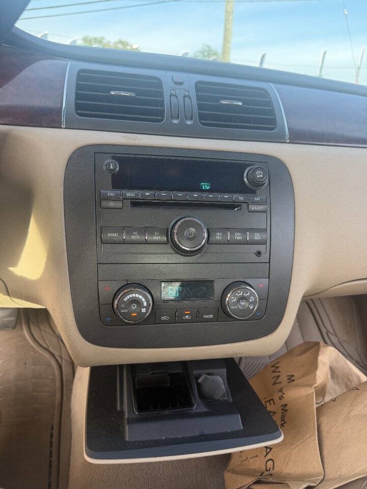Used 2008 Buick Lucerne CXL w/ Ultra Confidence Package FWD image 8