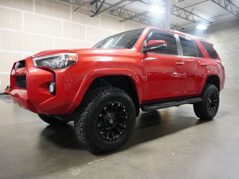 Used 2016 Toyota 4Runner Trail Premium AWD/4WD image 2