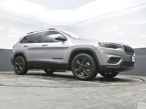 Used 2019 Jeep Cherokee Latitude Plus AWD/4WD image 34