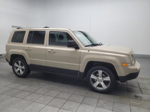 Used 2017 Jeep Patriot High Altitude FWD image 11