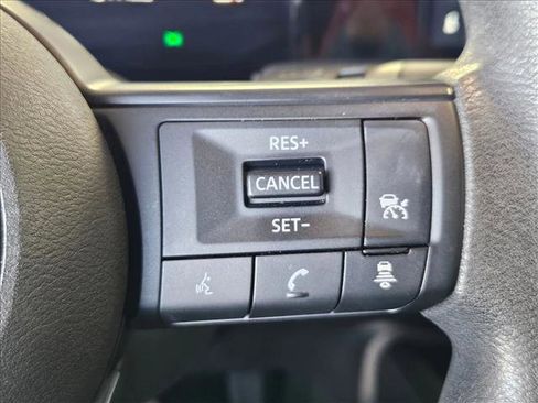 Used 2025 Nissan Kicks SV AWD/4WD image 16