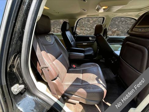 Used 2011 Cadillac Escalade Platinum AWD/4WD image 21