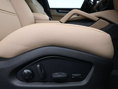 Used 2026 Porsche Cayenne Coupe AWD/4WD image 15