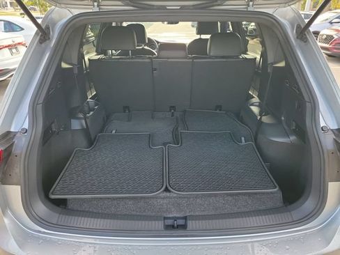 Used 2021 Volkswagen Tiguan SE R-Line FWD image 7