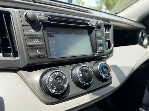 Used 2015 Toyota RAV4 LE FWD image 10
