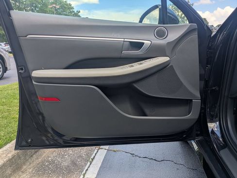Used 2025 Hyundai Sonata SEL FWD image 11