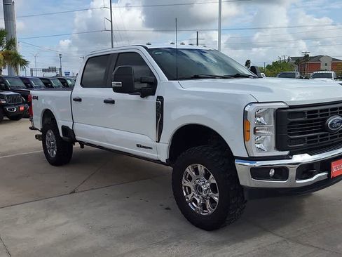 Used 2023 Ford F250 XL w/ 360-Degree Camera Package AWD/4WD image 2