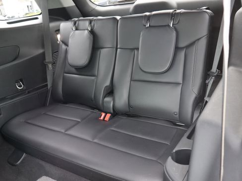 Used 2023 Ford Explorer XLT w/ Equipment Group 202A image 12