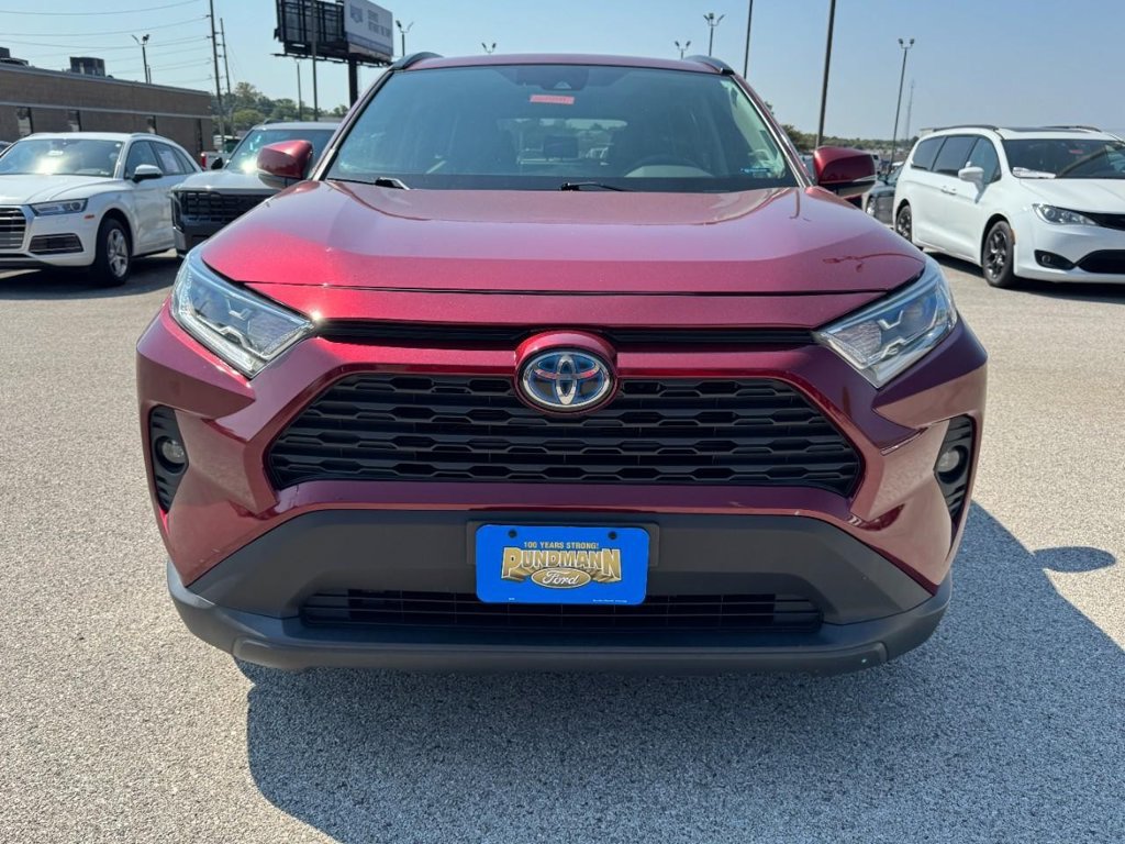 Used 2021 Toyota RAV4 XLE Premium AWD/4WD image 9