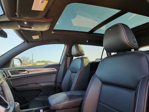 Used 2022 Volkswagen Atlas Cross Sport SEL AWD/4WD image 12
