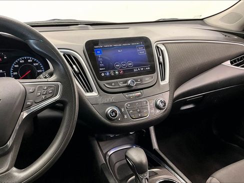 Used 2022 Chevrolet Malibu LT FWD image 5