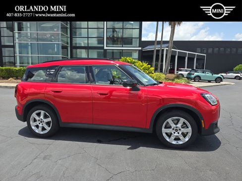 Used 2025 MINI Cooper Countryman S image 1