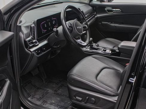 Used 2025 Kia Sportage EX FWD image 16