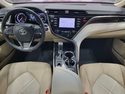 Used 2018 Toyota Camry XLE FWD image 18