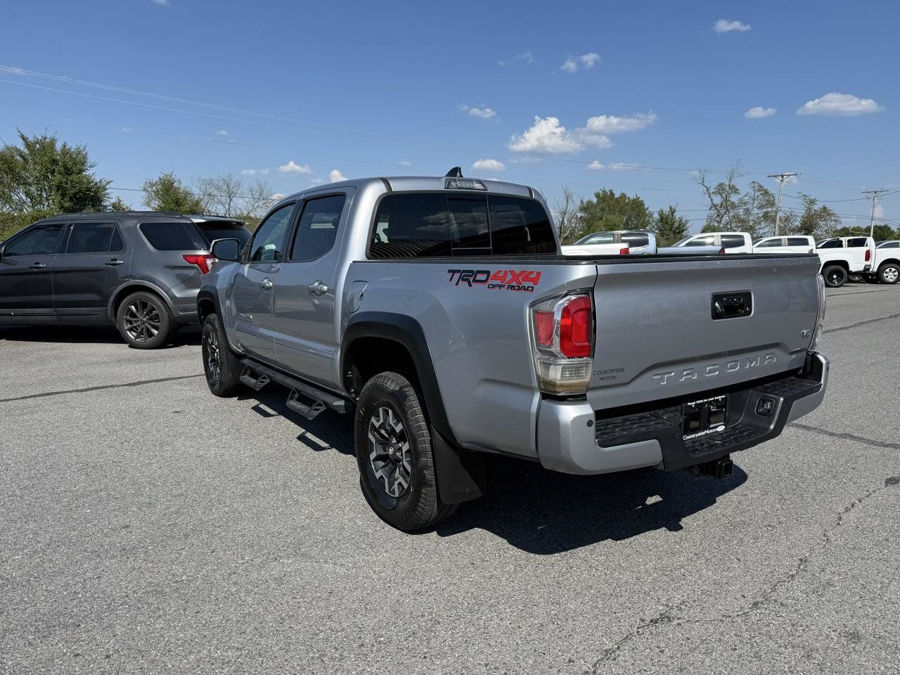 Used 2020 Toyota Tacoma TRD Off-Road w/ Technology Package AWD/4WD image 4