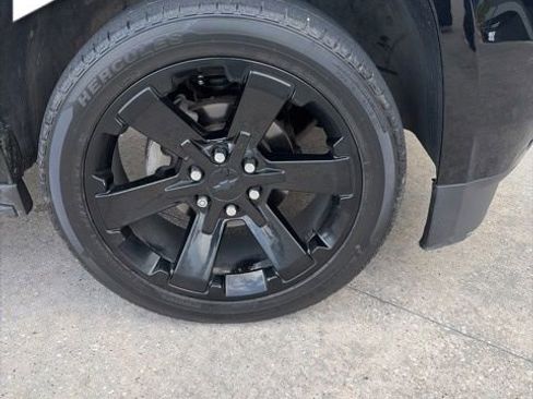 Used 2016 Chevrolet Tahoe LS w/ Enhanced Driver Alert Package RWD image 4