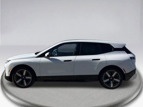 Used 2025 BMW iX xDrive50 w/ Sport Package image 8