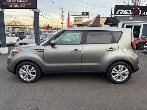 Used 2014 Kia Soul + image 3