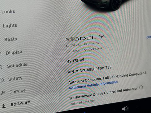 Used 2023 Tesla Model Y Long Range AWD/4WD image 28