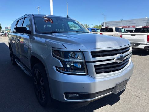 Used 2019 Chevrolet Suburban LT w/ RST Edition AWD/4WD image 4