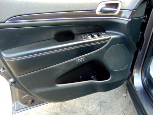 Used 2014 Jeep Grand Cherokee Limited image 22