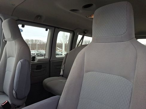 Used 2013 Ford E-350 and Econoline 350 XLT image 15