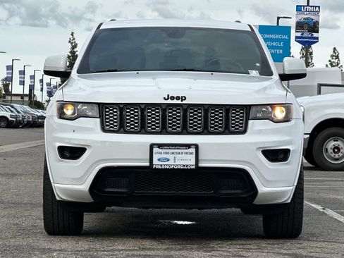 Used 2018 Jeep Grand Cherokee Altitude image 10