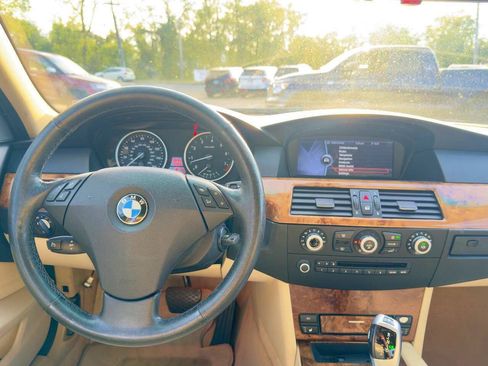 Used 2010 BMW 528i xDrive Sedan AWD/4WD image 18